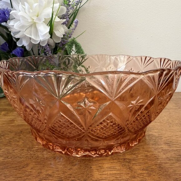 Vintage Pink Depression Glass Fruit Bowl Diamond Cut Starburst Pattern Elegant S - Picture 1 of 6